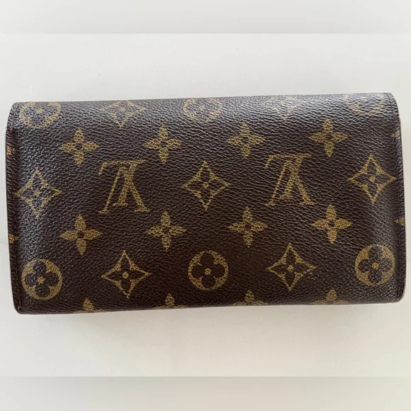 Louis Vuitton Monogram Sarah Wallet with Crossbody WOC Chain & Insert Included - Picture 3 of 16